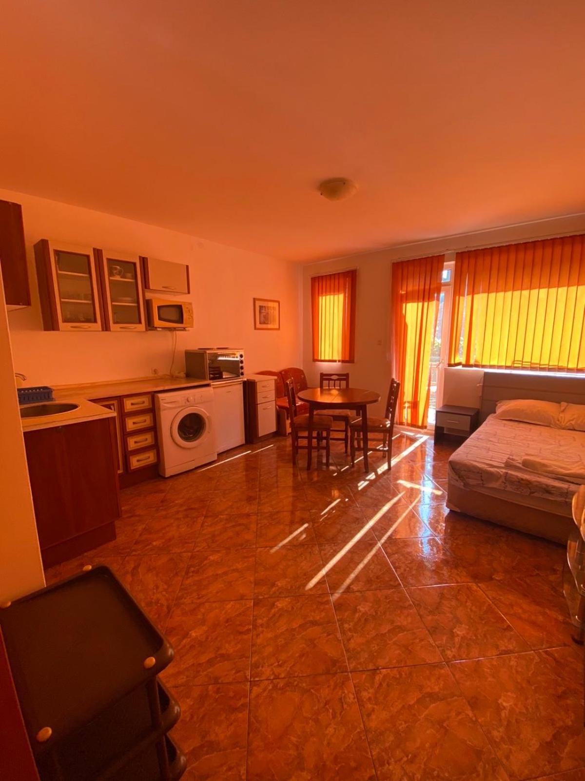 Studios & Apartments Perla Солнечный берег Экстерьер фото